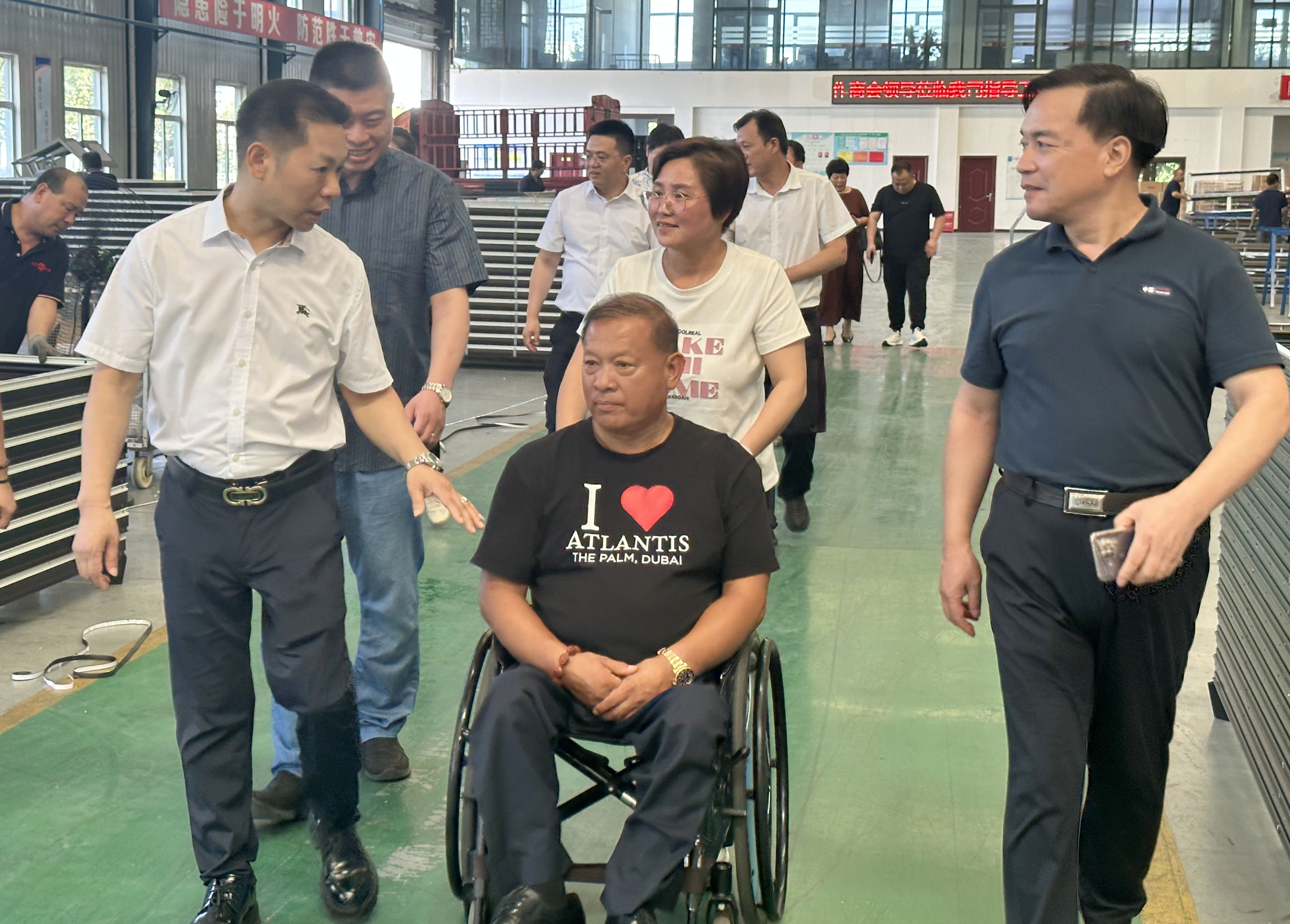 企业家合作商会一行走访会员企业—天津皇冠幕墙装饰股份有限公司