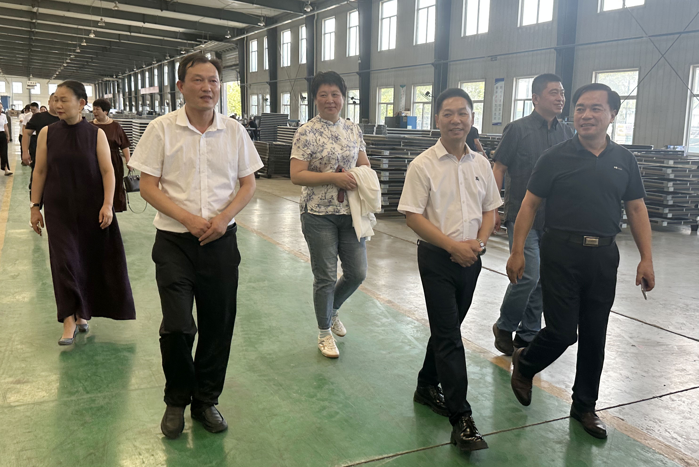 企业家合作商会一行走访会员企业—天津皇冠幕墙装饰股份有限公司